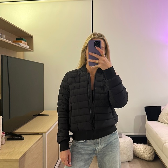 The Group by Babaton Black Andes Puffer - Picture 4 of 6